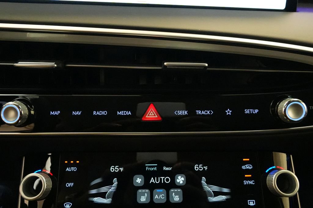 New 2026 Genesis GV70 2.5T image 36