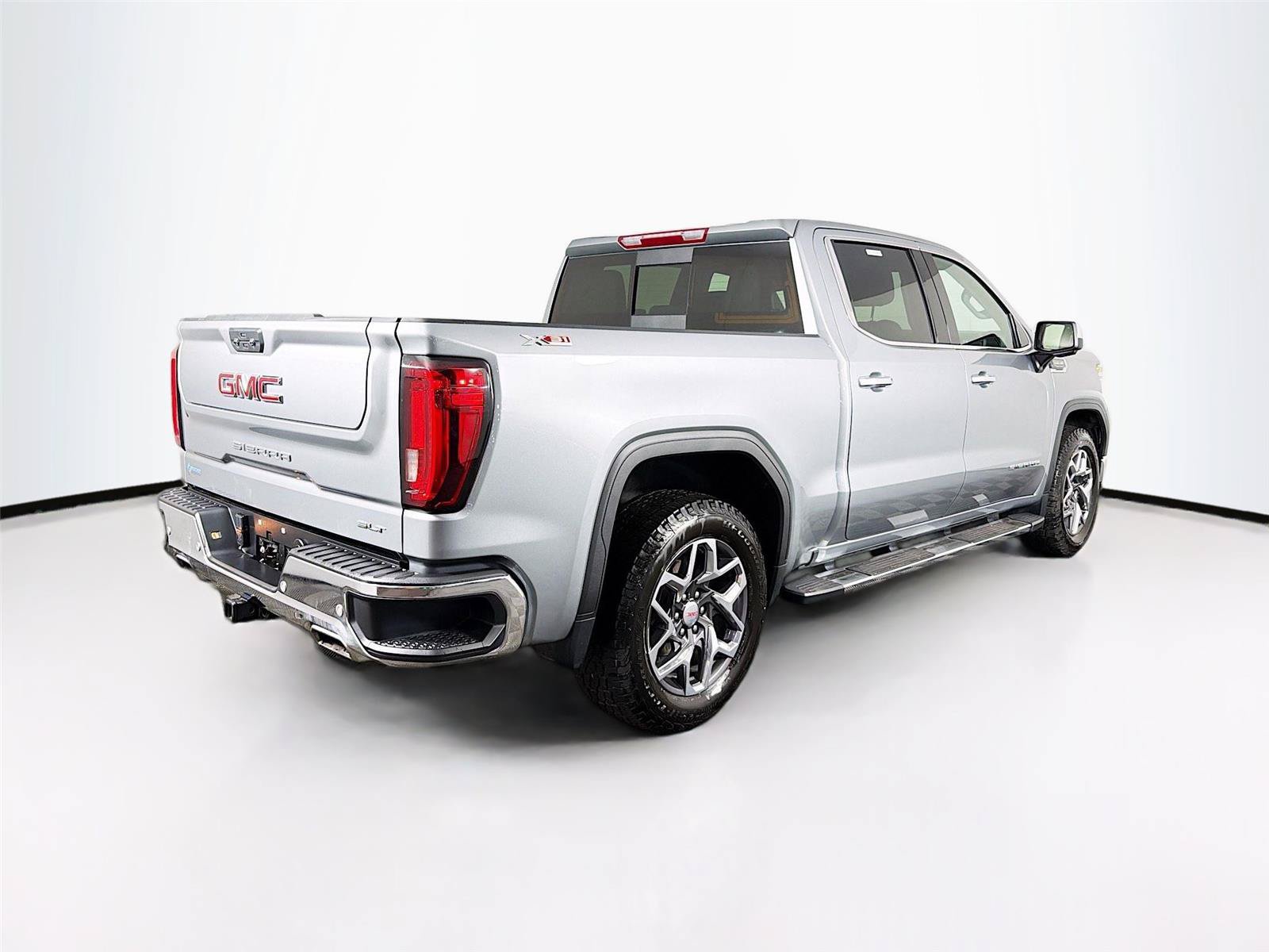 Used 2024 GMC Sierra 1500 SLT w/ SLT Premium Plus Package AWD/4WD image 11