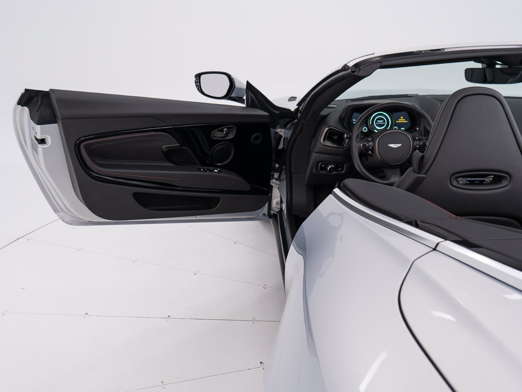 Used 2020 Aston Martin DB11 Volante RWD image 18