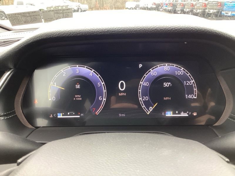 New 2025 Jeep Grand Cherokee Altitude AWD/4WD image 37