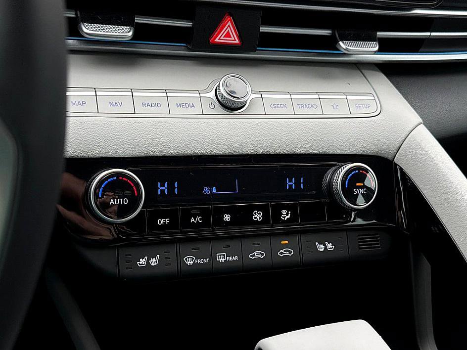 New 2026 Hyundai Elantra Limited image 12