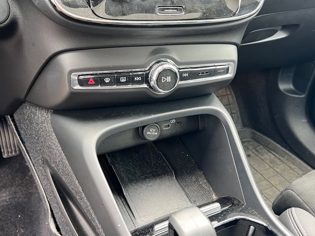 Used 2022 Volvo C40 P8 Recharge Ultimate image 20