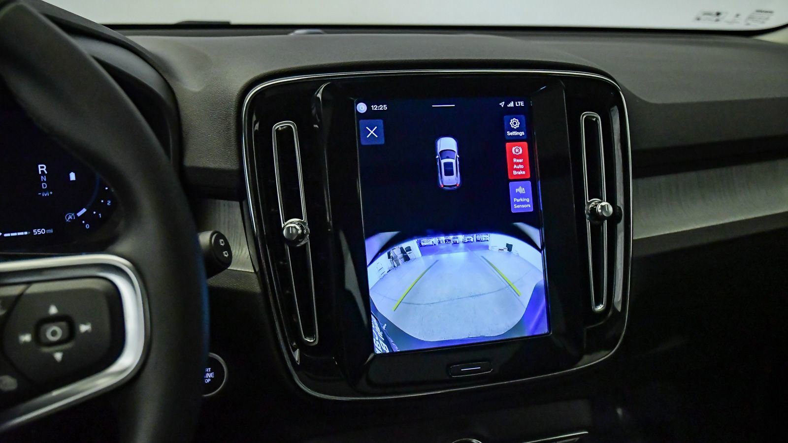 Certified 2025 Volvo XC40 B5 Core AWD/4WD image 21
