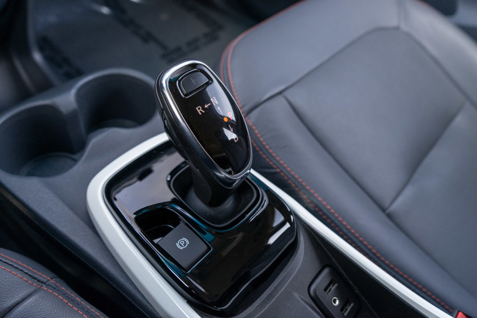 Used 2019 Chevrolet Bolt Premier w/ Infotainment Package FWD image 20