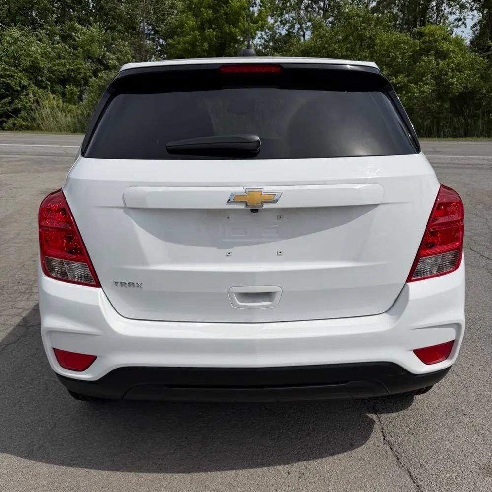 Used 2021 Chevrolet Trax LS w/ Tint and Cruise Package FWD image 7