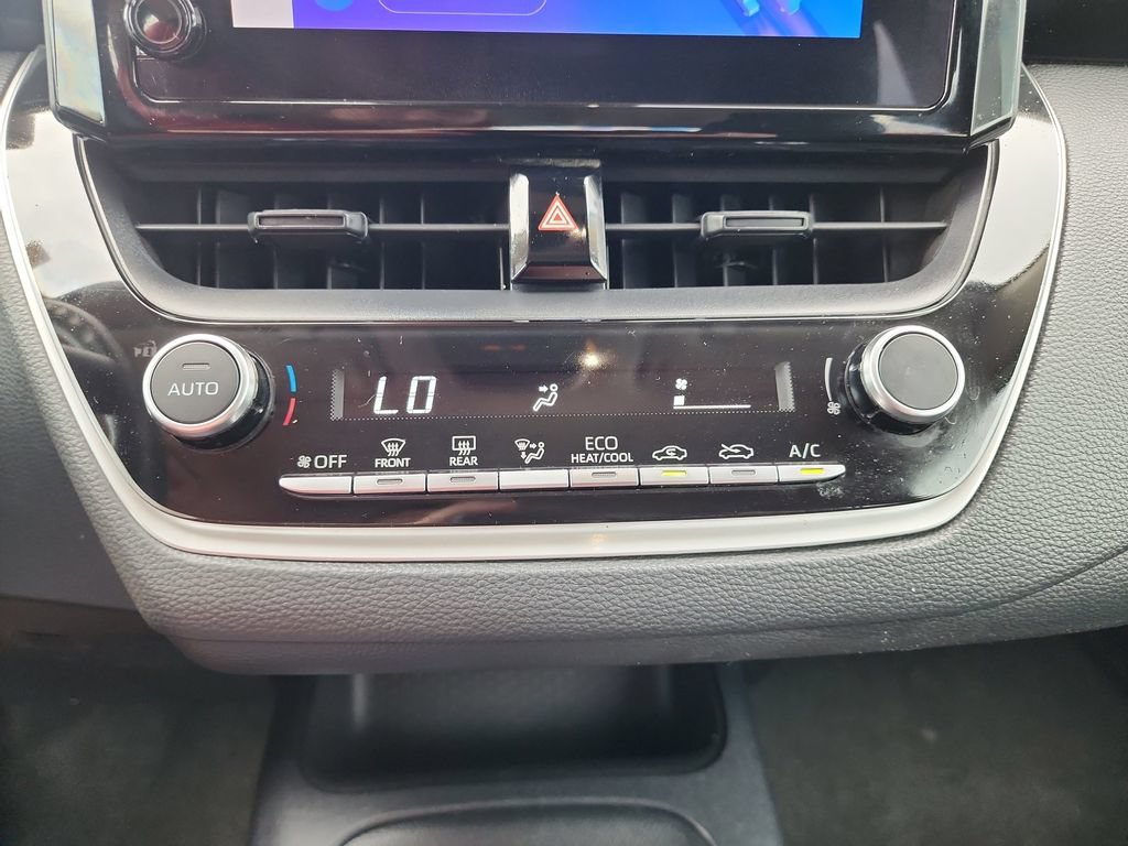 Used 2023 Toyota Corolla LE FWD image 28