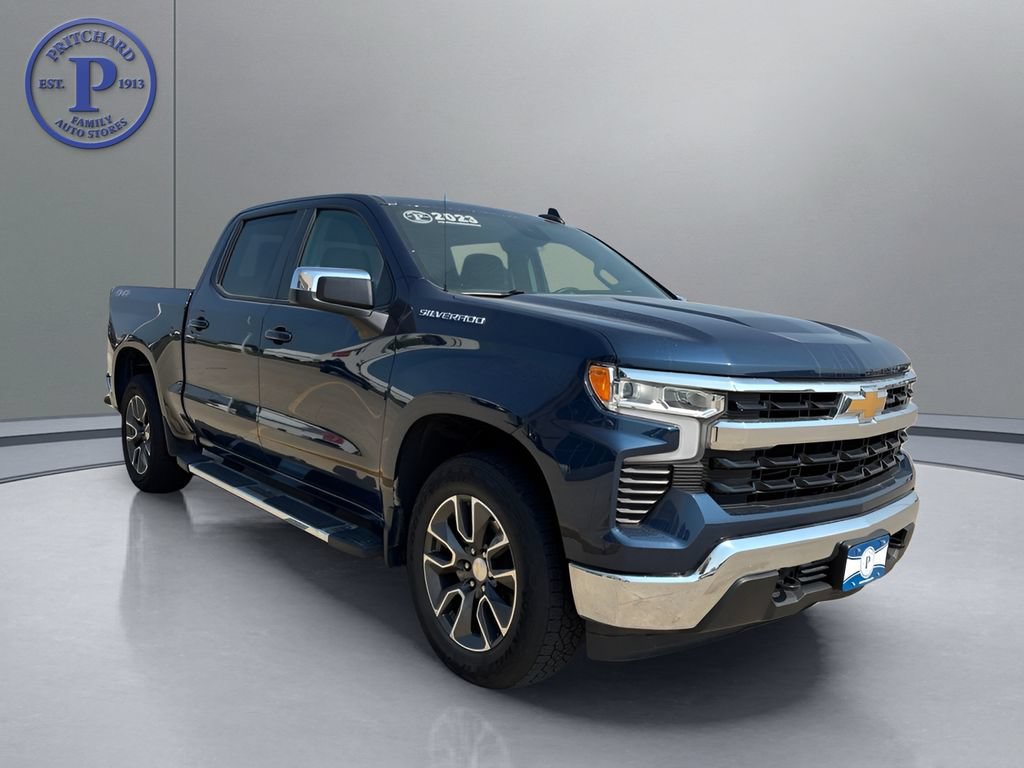 Used 2023 Chevrolet Silverado 1500 LT AWD/4WD image 2