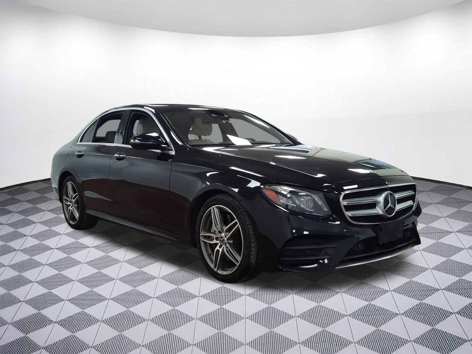 Used 2018 Mercedes-Benz E 300 4MATIC image 6