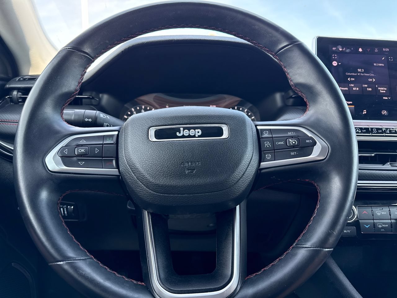 Used 2022 Jeep Compass Trailhawk w/ Trailhawk Convenience Group AWD/4WD image 16
