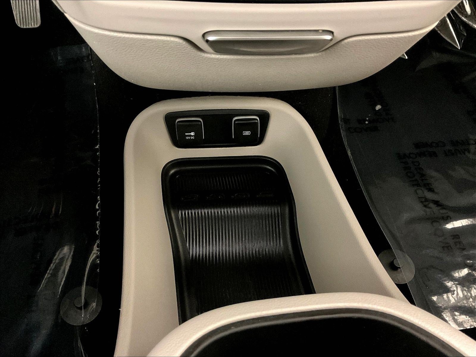 Used 2018 Chrysler Pacifica Touring-L Plus FWD image 16