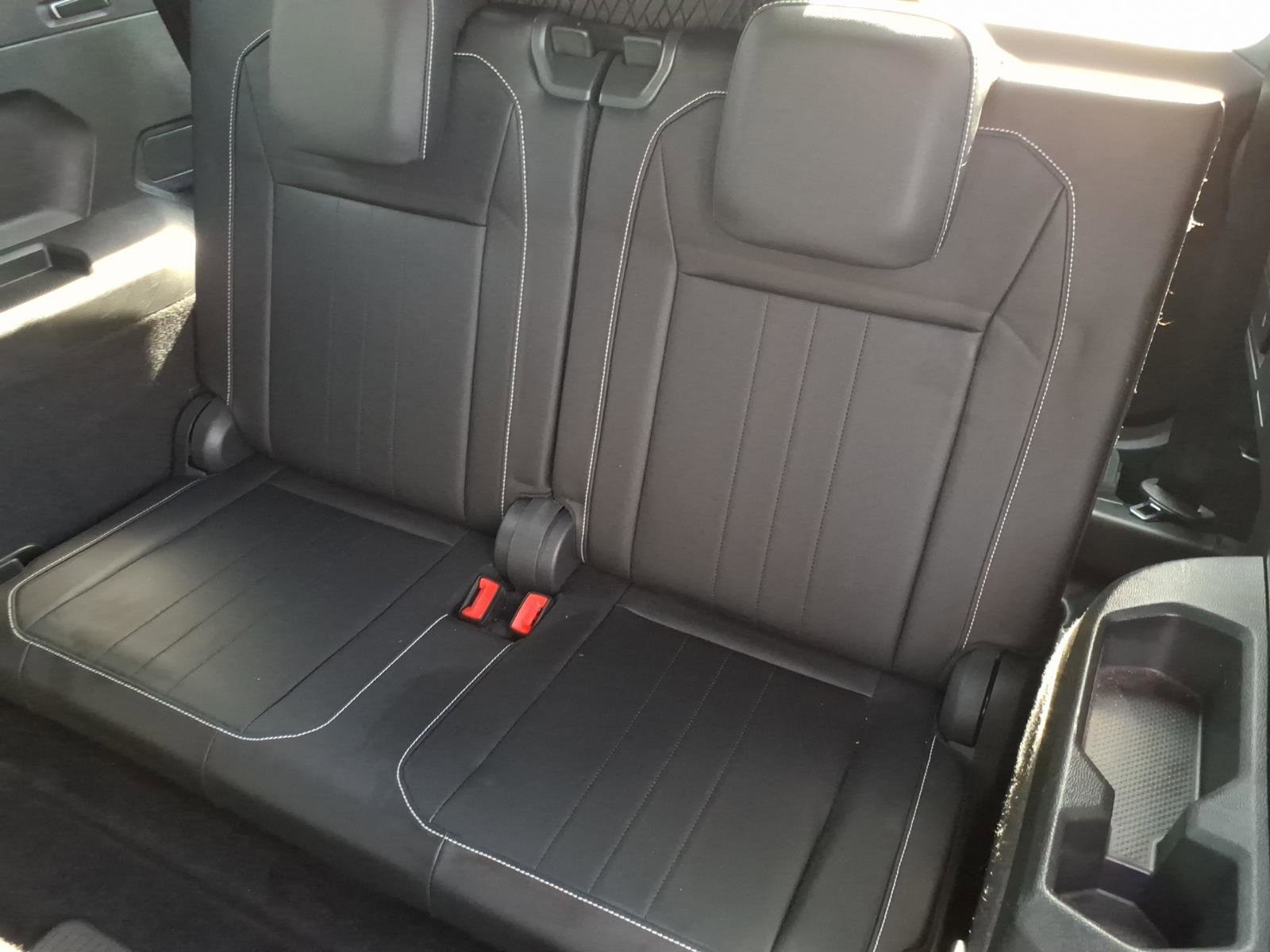 Certified 2023 Volkswagen Tiguan SE R-Line image 22