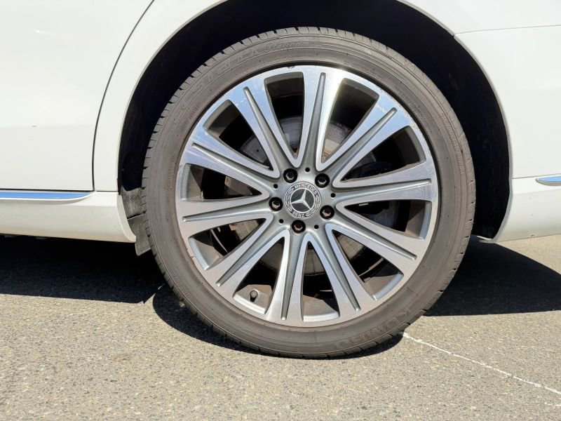 Used 2018 Mercedes-Benz E 400 4MATIC Sedan image 33