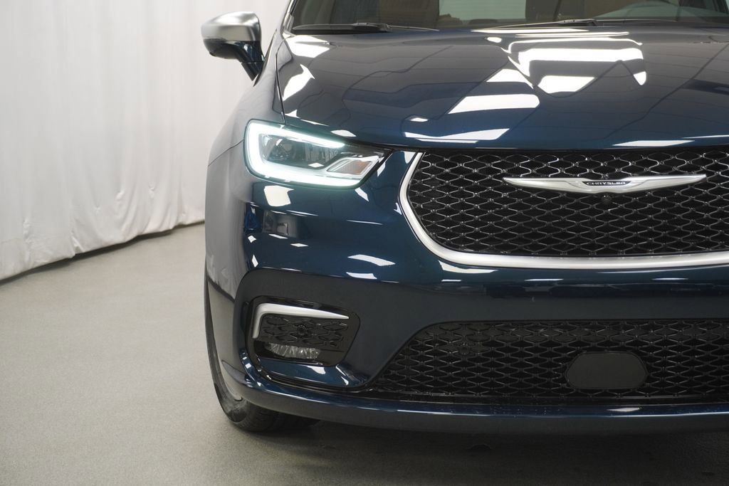 Used 2024 Chrysler Pacifica Pinnacle image 6