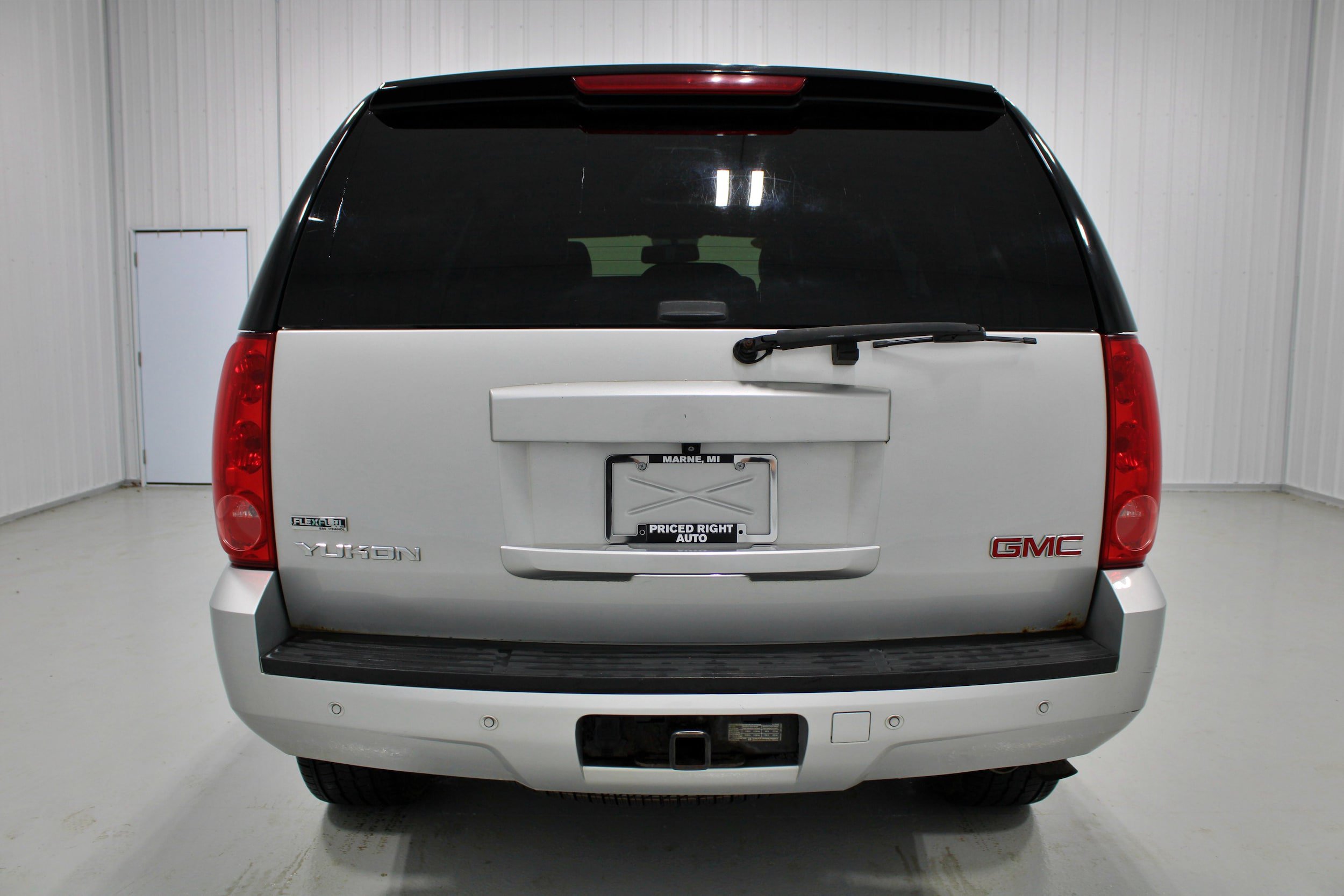 Used 2010 GMC Yukon SLT w/ SLT-2 Equipment Package AWD/4WD image 26