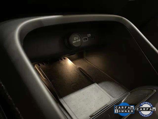 Used 2025 Volvo XC40 B5 Core image 54