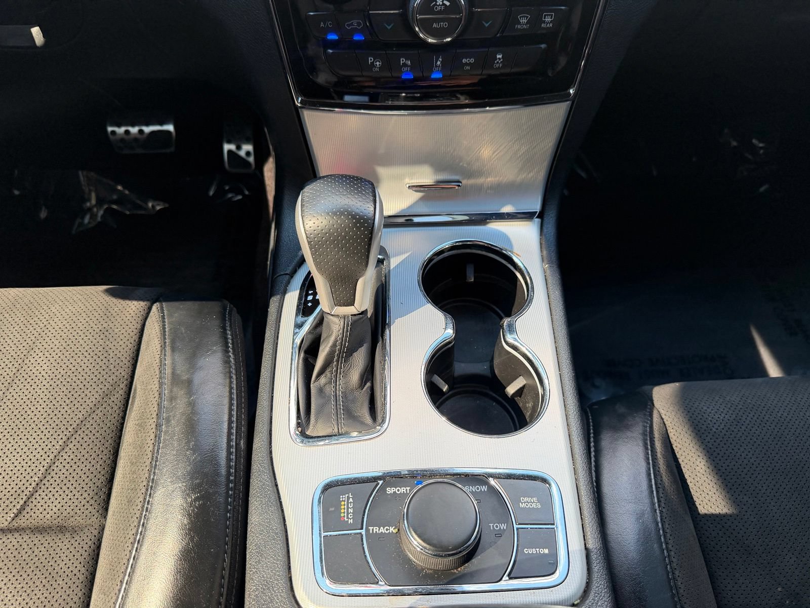 Used 2019 Jeep Grand Cherokee SRT w/ Trailer Tow Group IV AWD/4WD image 17