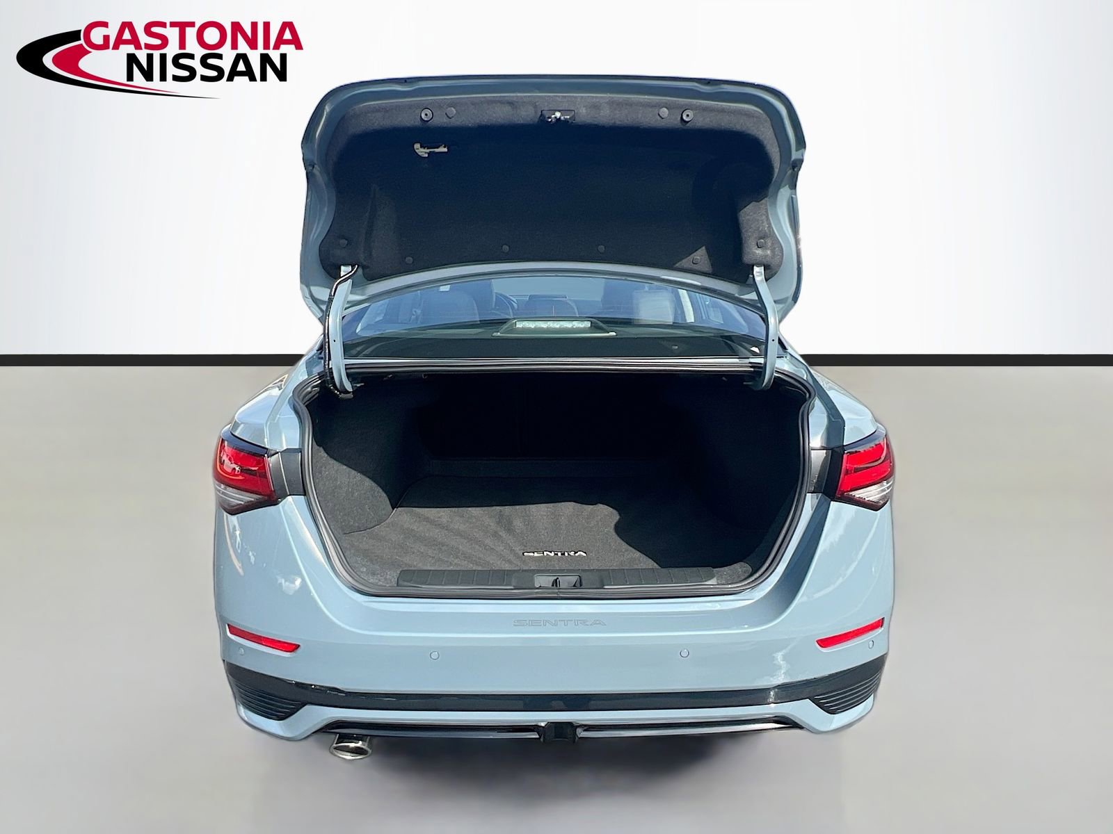 Used 2025 Nissan Sentra SR w/ SR Premium Package image 34