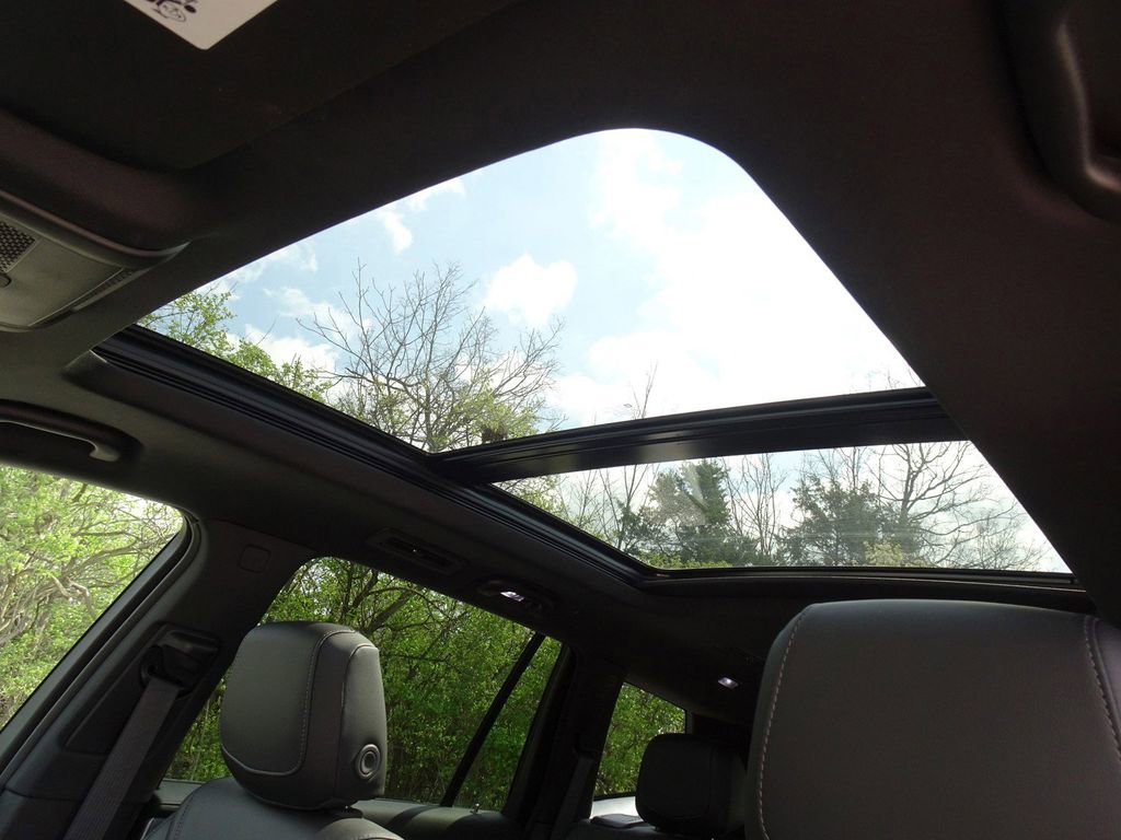 Certified 2025 Cadillac XT6 Premium Luxury image 10