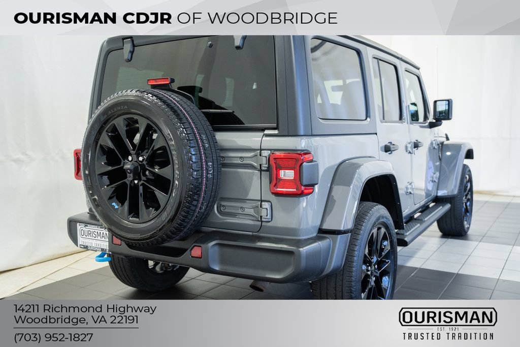Used 2023 Jeep Wrangler Unlimited Sahara w/ Cold Weather Group AWD/4WD image 5
