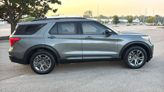 Used 2023 Ford Explorer XLT w/ Equipment Group 202A AWD/4WD image 26