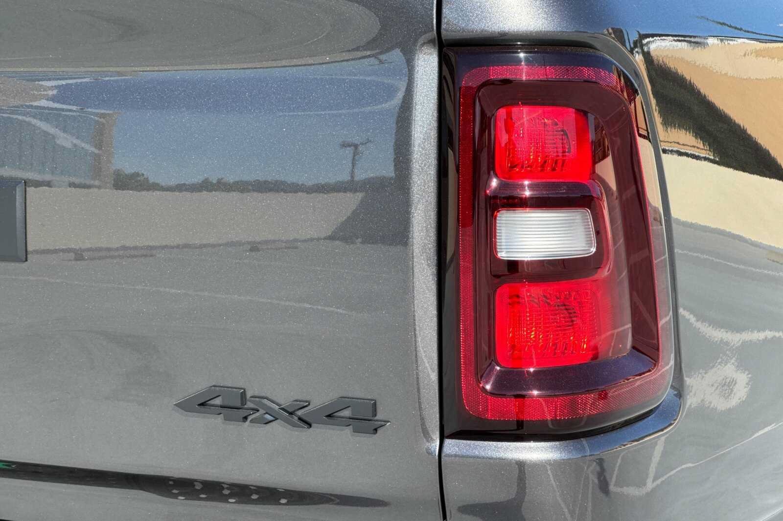New 2026 RAM 1500 Express AWD/4WD image 22