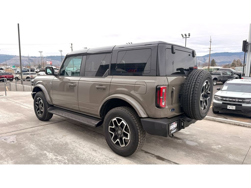 Used 2025 Ford Bronco Outer Banks image 5