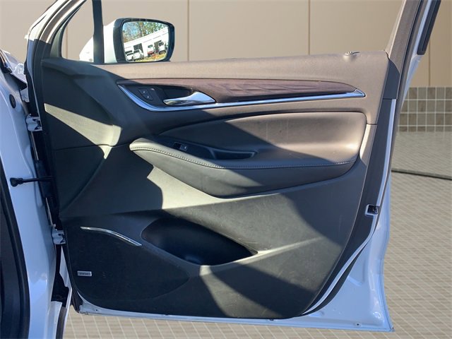Used 2023 Buick Enclave Avenir w/ Avenir Technology Package image 38