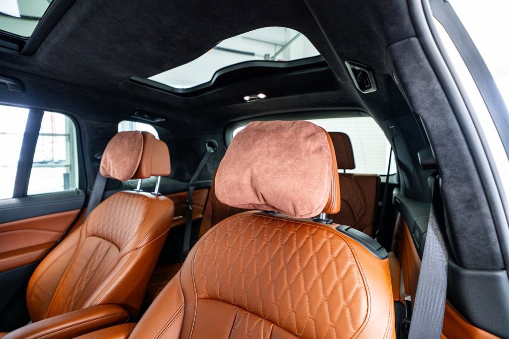 Used 2021 BMW X7 M50i w/ Executive Package AWD/4WD image 58