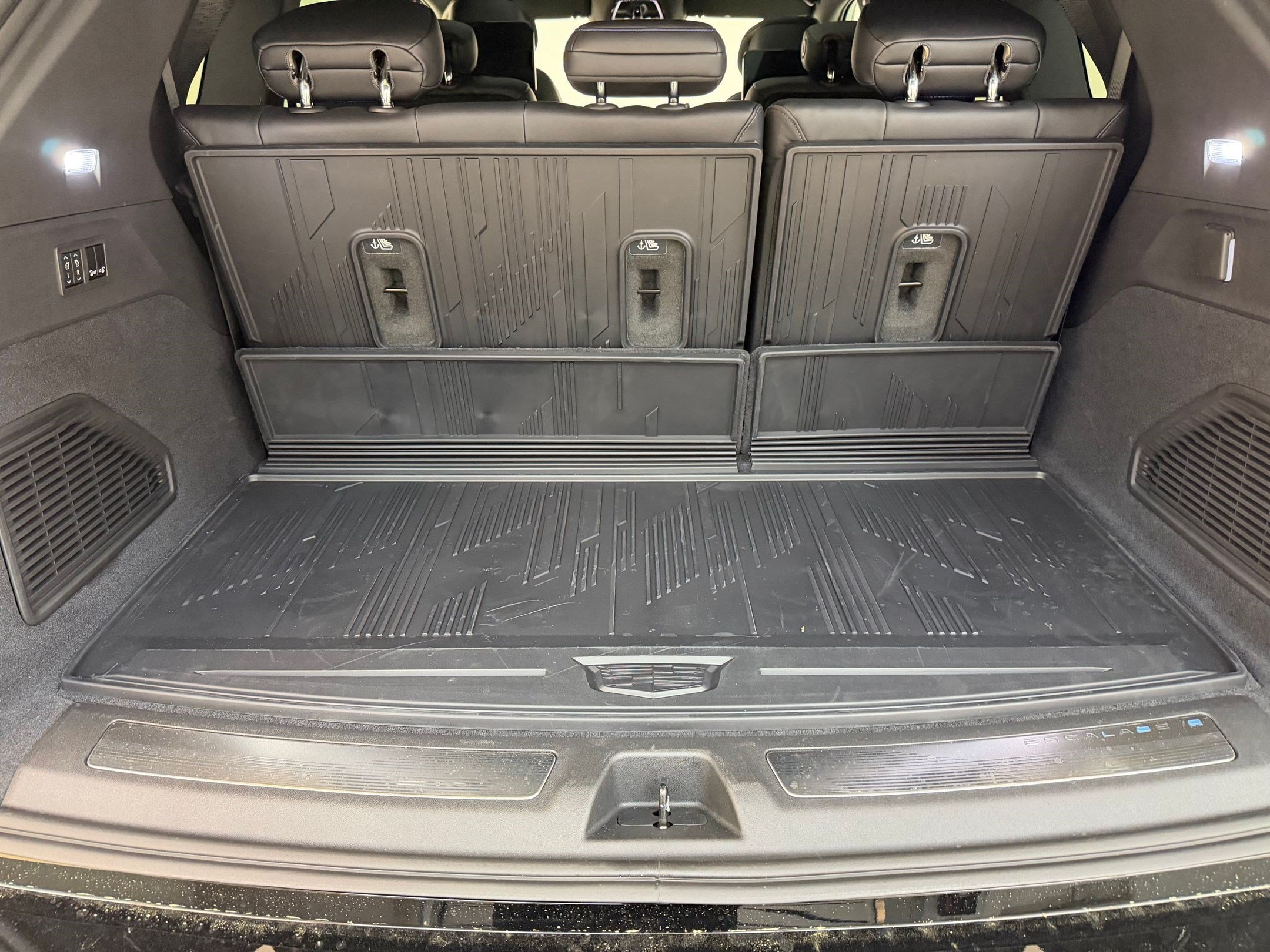 New 2026 Cadillac Escalade IQ Luxury 1 w/ LPO, Floor Liner Package AWD/4WD image 22