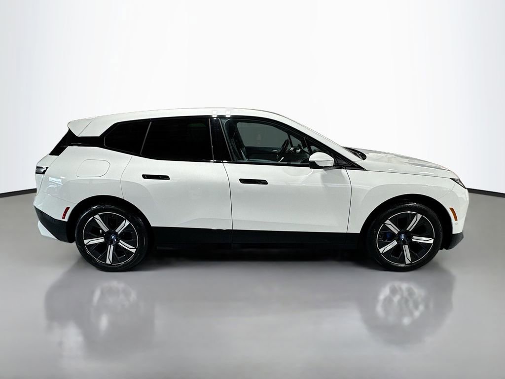 Used 2023 BMW iX xDrive50 w/ Sport Package image 5