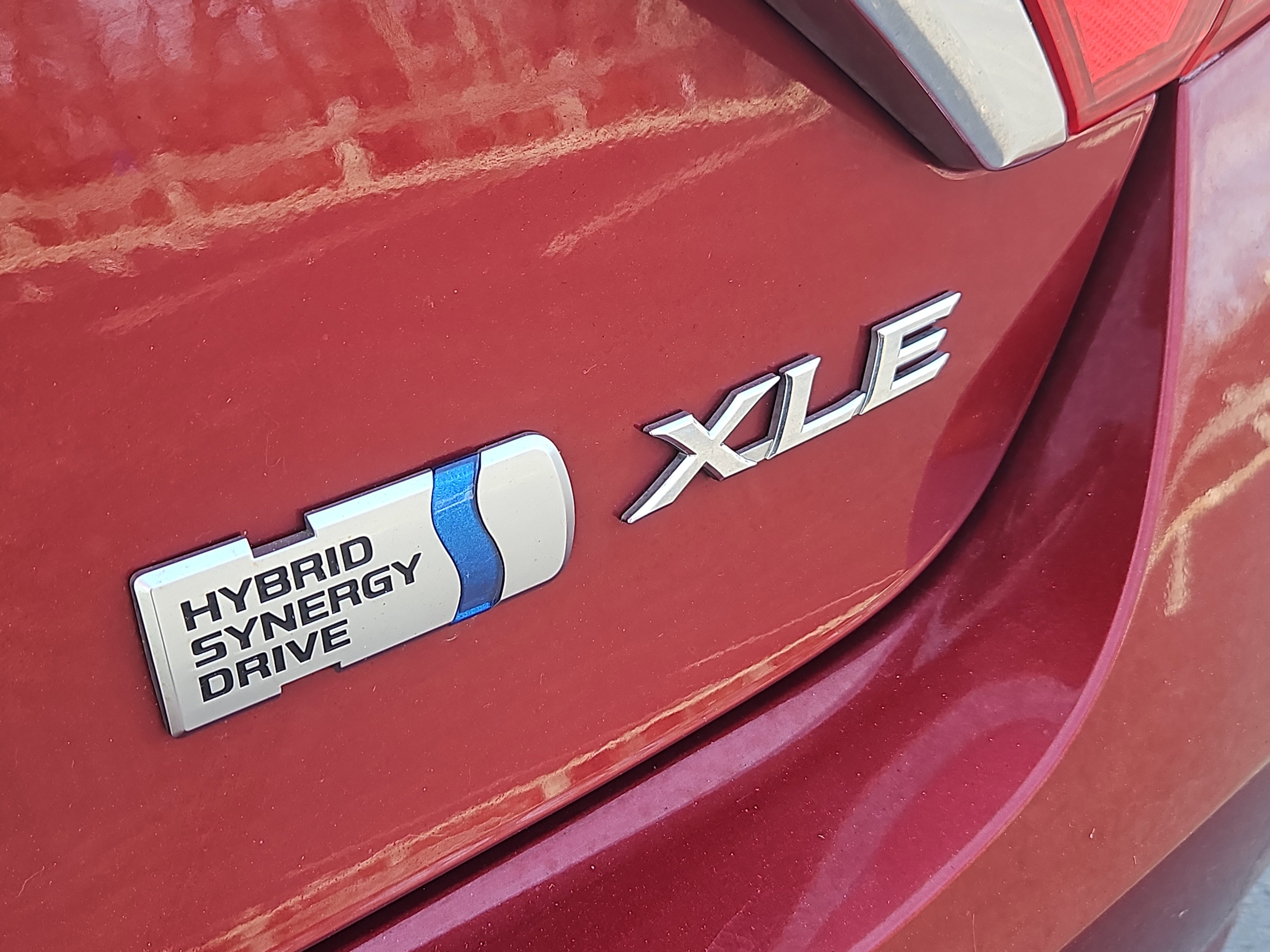 Used 2017 Toyota Camry XLE w/ Moonroof Package FWD image 5