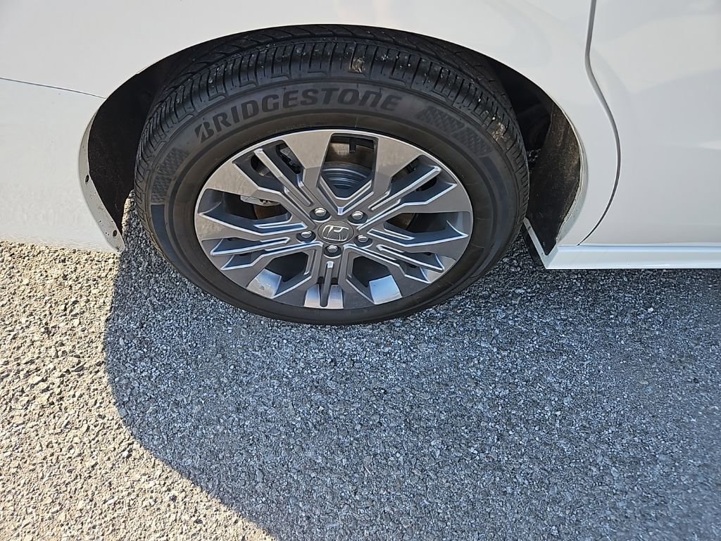 Used 2025 Honda Odyssey Touring image 11