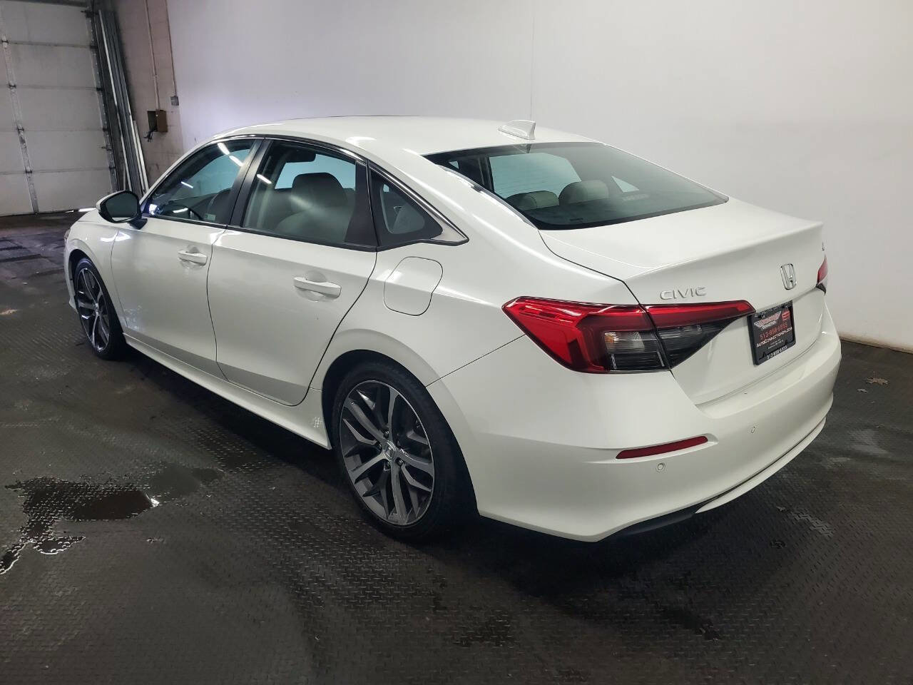 Used 2022 Honda Civic Touring image 5