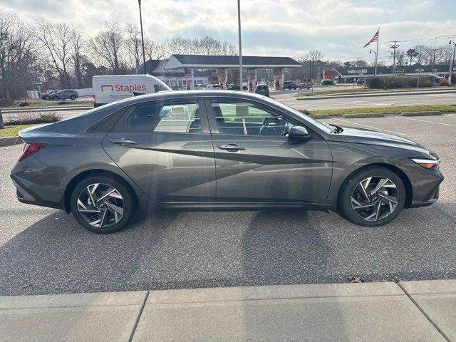 Certified 2025 Hyundai Elantra Sport image 6