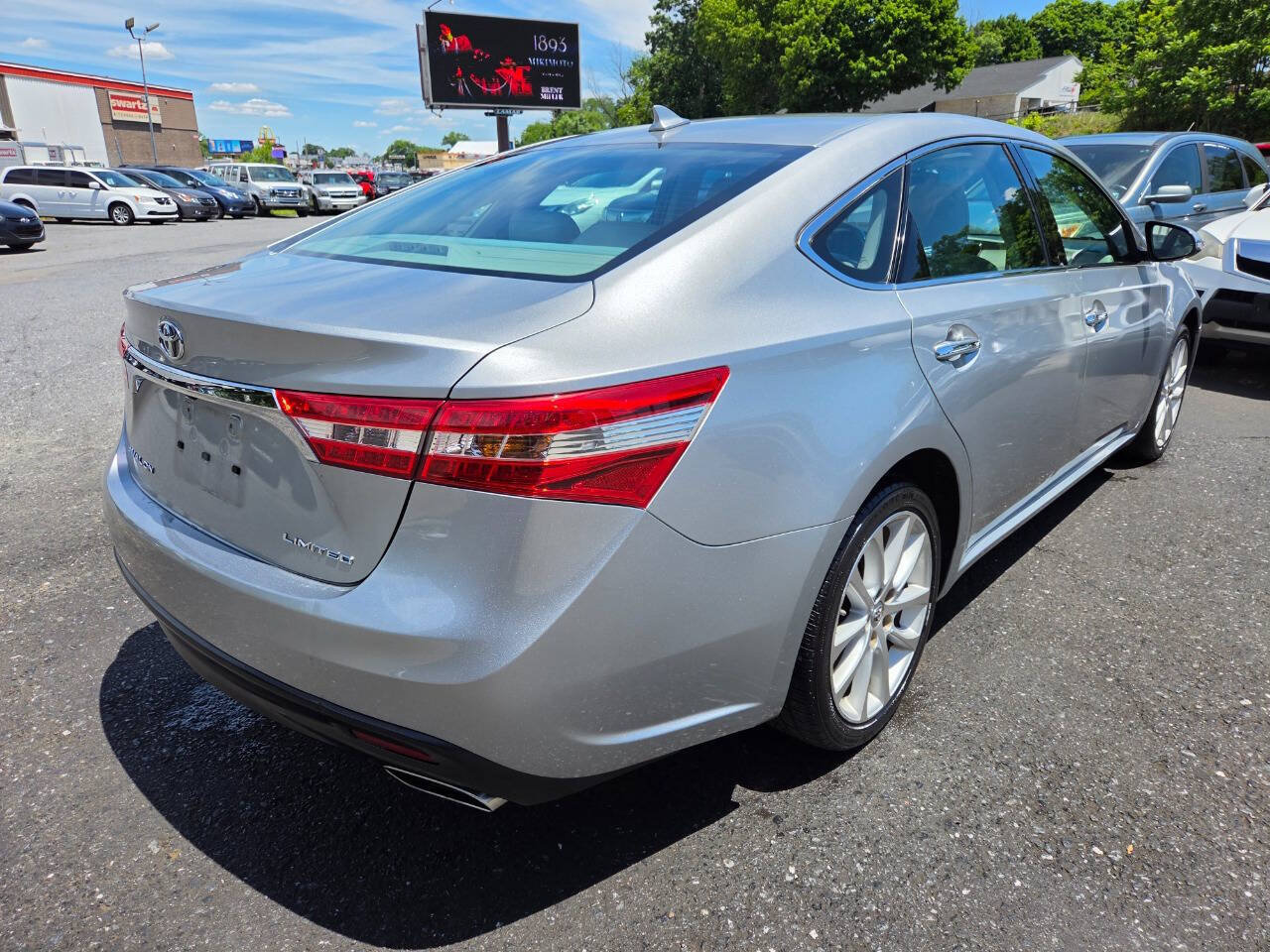 Used 2015 Toyota Avalon Limited FWD image 6
