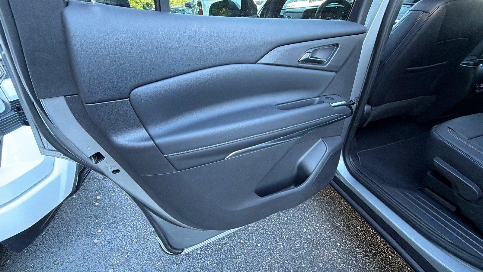 New 2027 Chevrolet Traverse LT w/ Driver Confidence Package FWD image 19