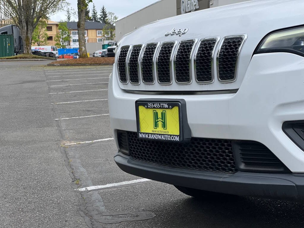 Used 2019 Jeep Cherokee Latitude Plus AWD/4WD image 36
