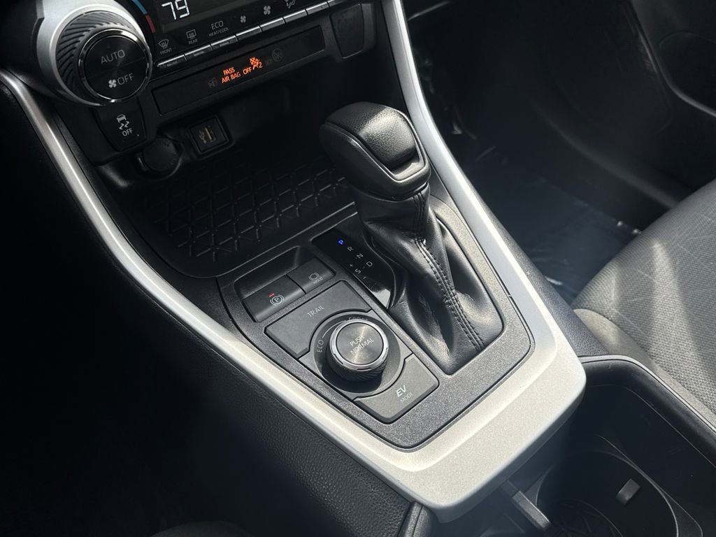 Used 2025 Toyota RAV4 XLE w/ Convenience Package image 26