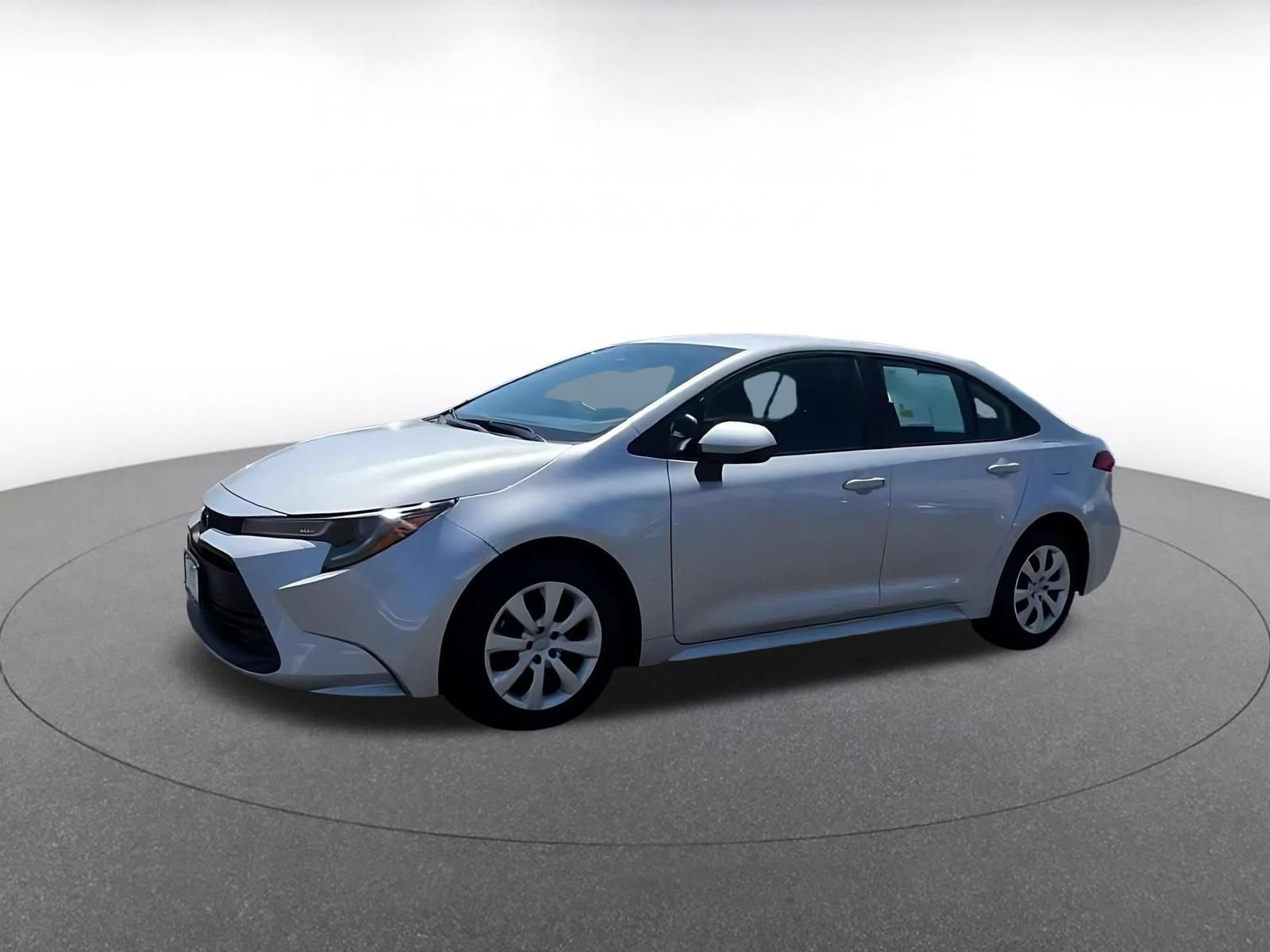 Used 2025 Toyota Corolla LE FWD image 8