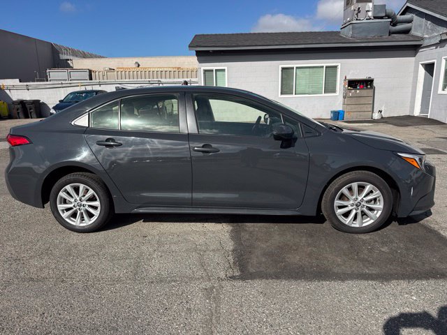 Used 2024 Toyota Corolla LE w/ LE Convenience Package FWD image 4