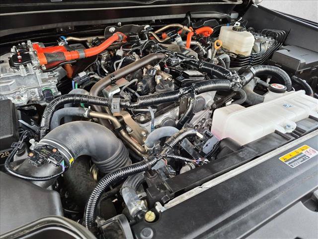 Certified 2025 Toyota Tacoma TRD Off-Road AWD/4WD image 21