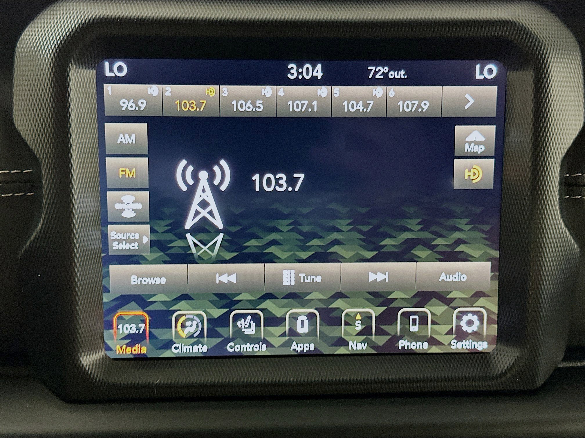 Used 2023 Jeep Wrangler Sahara w/ Cold Weather Group AWD/4WD image 19