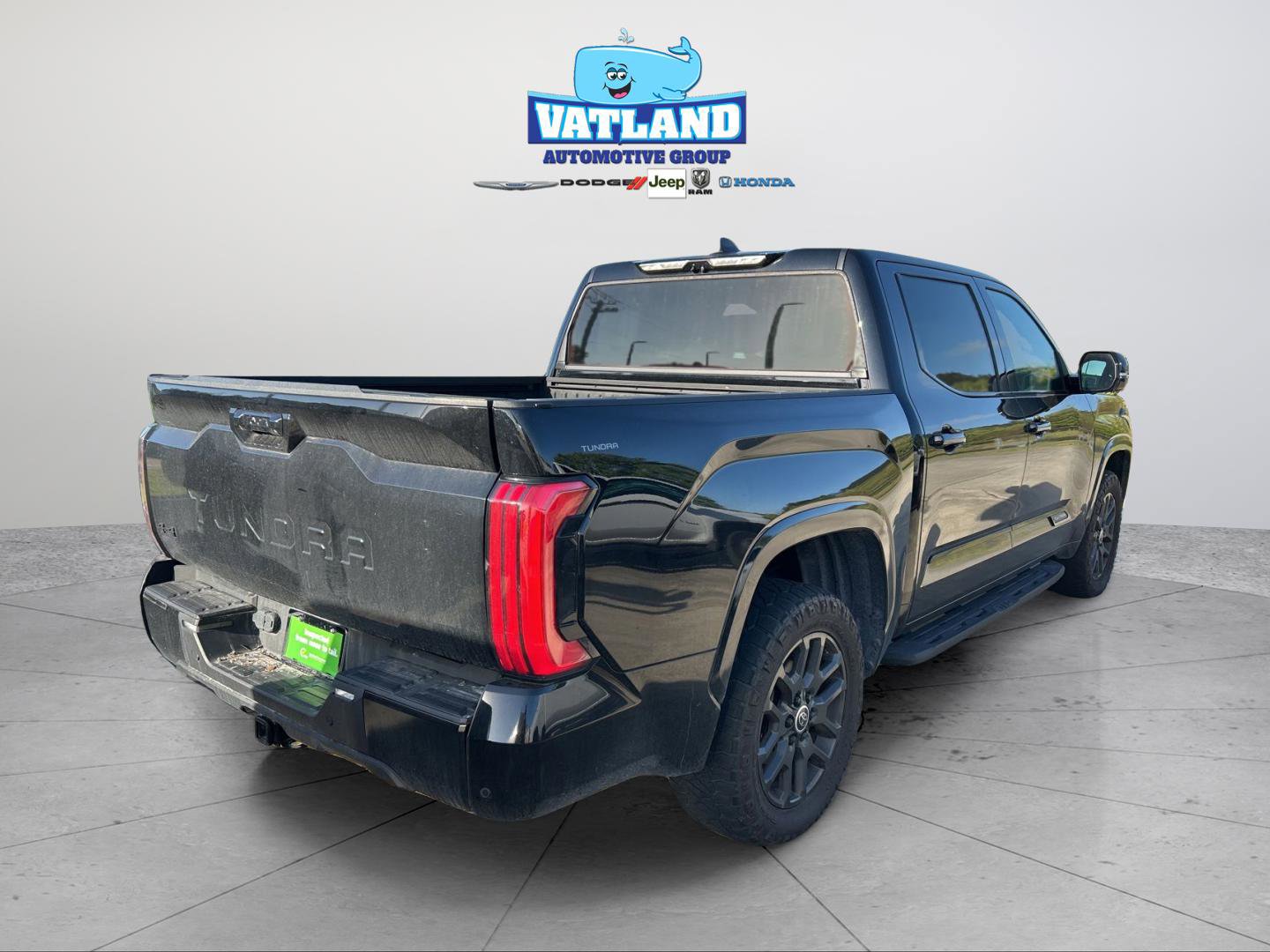 Used 2024 Toyota Tundra Platinum AWD/4WD image 5