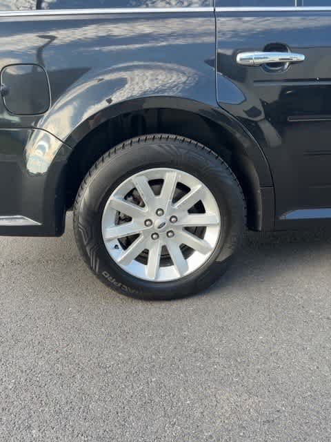 Used 2011 Ford Flex SEL w/ Rapid Spec Order Code FWD image 9