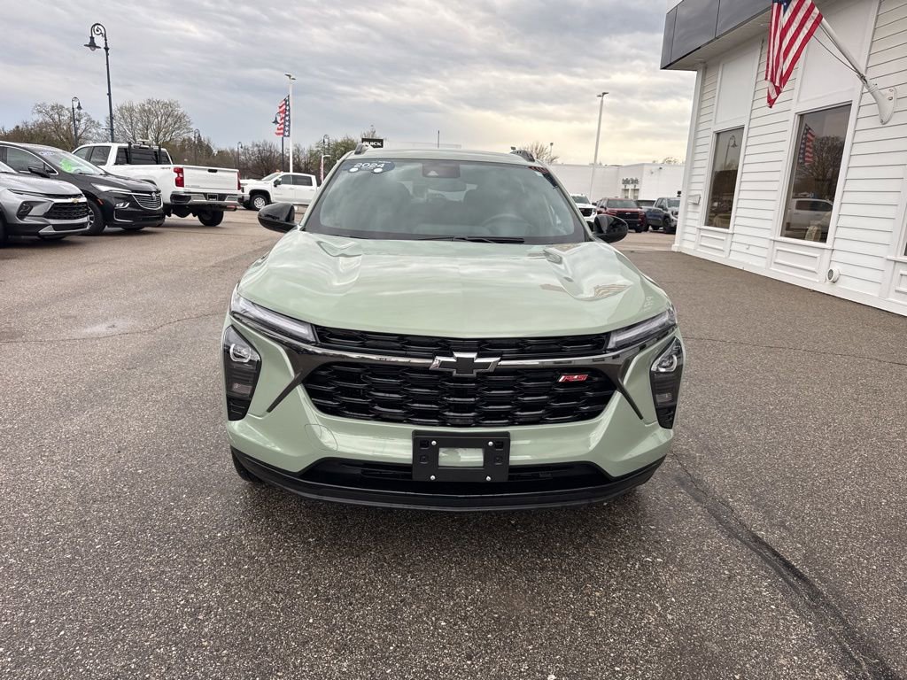 Certified 2024 Chevrolet Trax RS w/ Driver Confidence Package FWD image 2