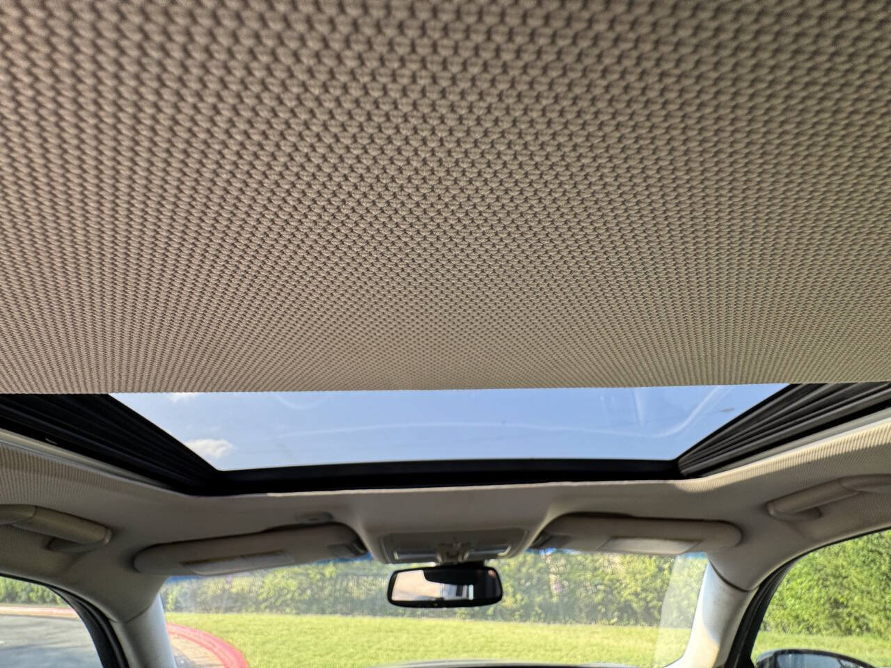 Used 2010 INFINITI M35 w/ Technology Pkg RWD image 17