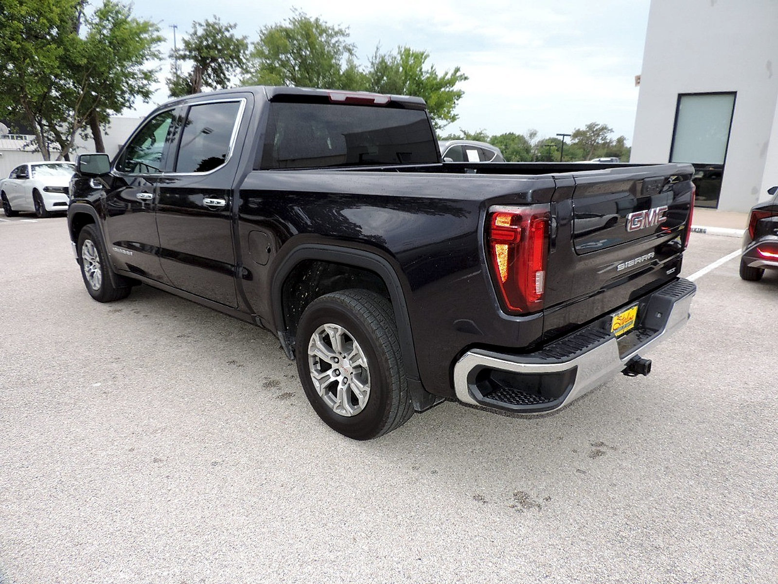 Used 2025 GMC Sierra 1500 SLT RWD image 7