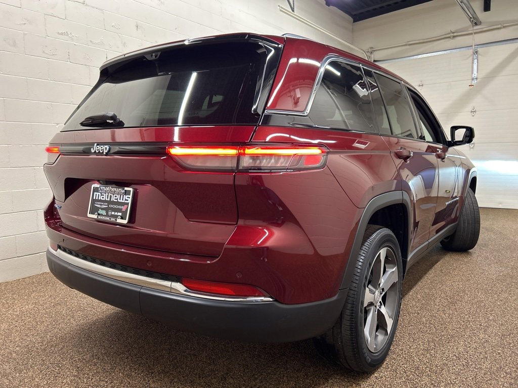 Used 2022 Jeep Grand Cherokee Limited 4xe w/ Luxury Tech Group II image 2