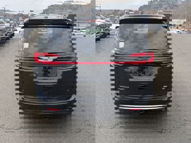 New 2026 Chrysler Pacifica Pinnacle image 6