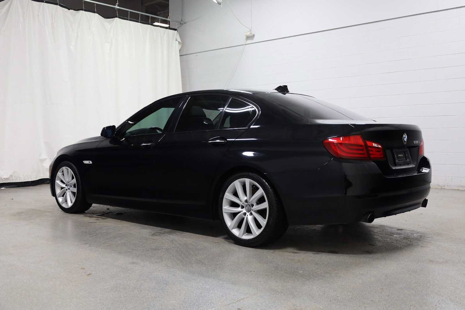Used 2011 BMW 535i Sedan RWD image 3